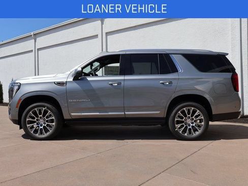 New 2026 GMC Yukon Denali w/ Denali Reserve Package AWD/4WD image 3