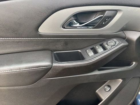 Used 2022 Chevrolet Traverse LT w/ Midnight/Sport Edition image 12