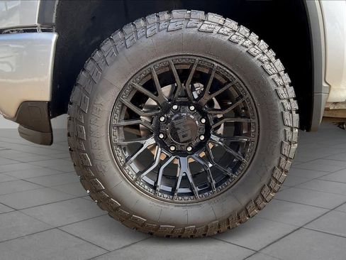 Used 2020 Chevrolet Silverado 2500 LTZ w/ LTZ Texas Edition image 12