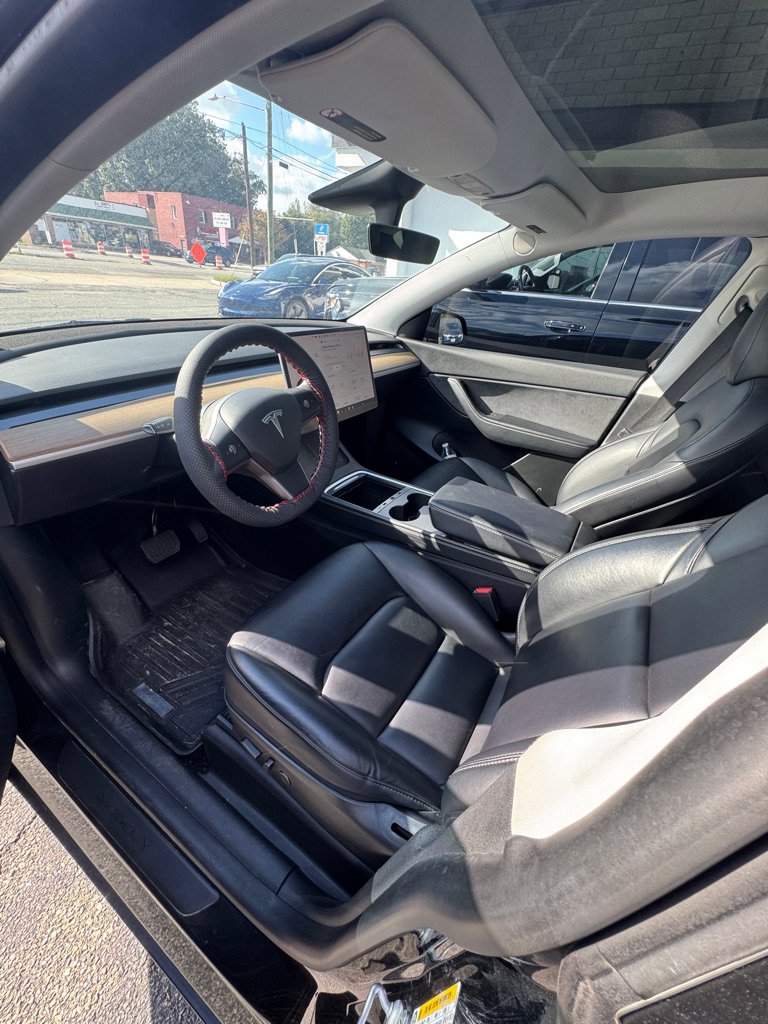 Used 2021 Tesla Model Y Long Range AWD/4WD image 11