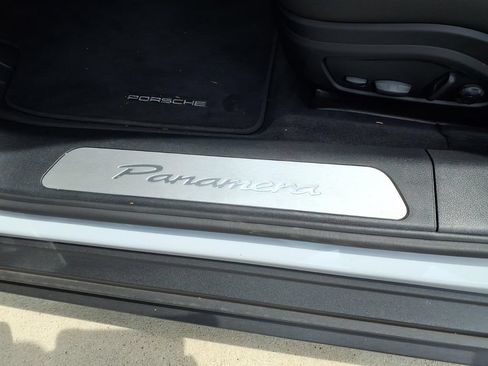 Used 2024 Porsche Panamera RWD image 38