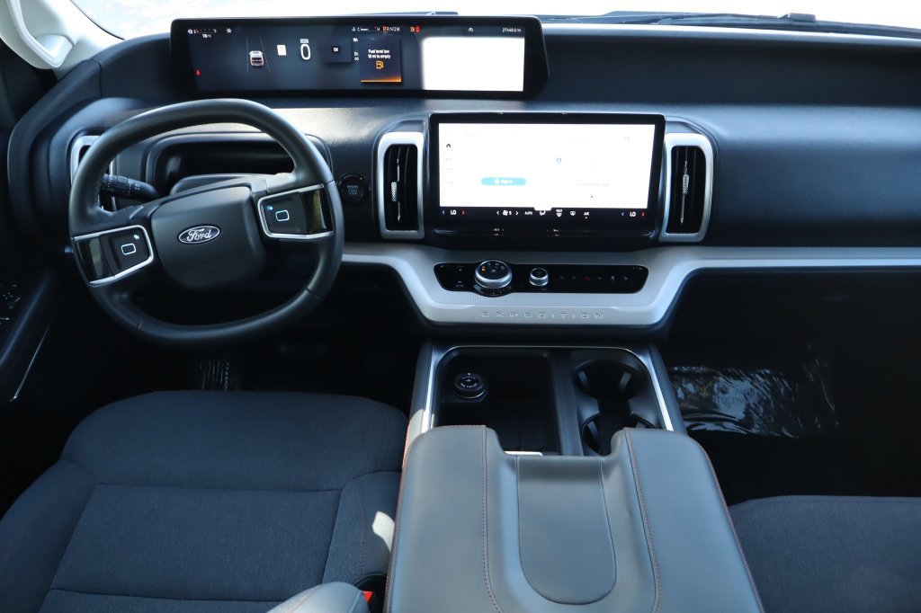 Used 2025 Ford Expedition Active AWD/4WD image 27