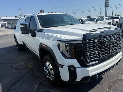 Used 2025 GMC Sierra 3500 Denali Ultimate AWD/4WD image 3