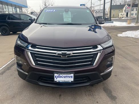 Used 2023 Chevrolet Traverse LT image 9
