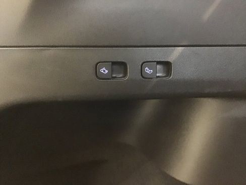 Used 2022 Tesla Model Y Performance image 8