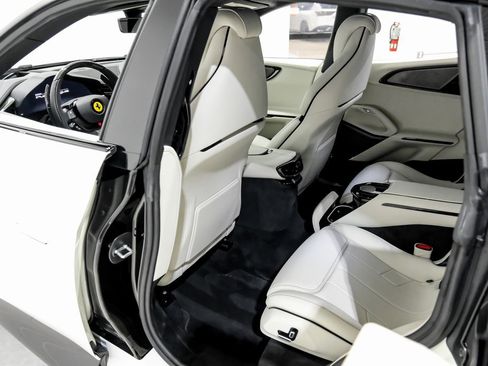 Used 2025 Ferrari Purosangue image 36