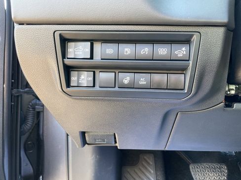 Used 2024 Toyota Tundra Platinum image 18