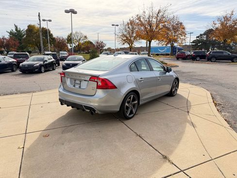Used 2012 Volvo S60 T6 R-Design image 5