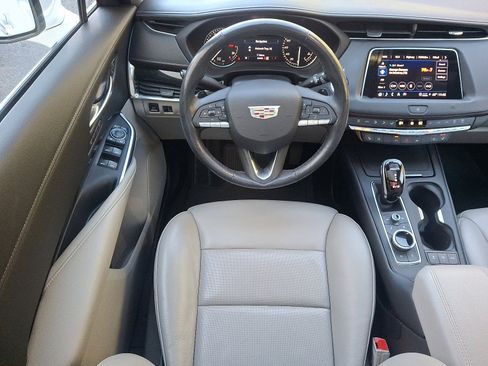 Used 2021 Cadillac XT4 Premium Luxury image 23