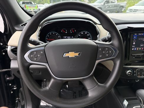 Used 2022 Chevrolet Traverse LS FWD image 24
