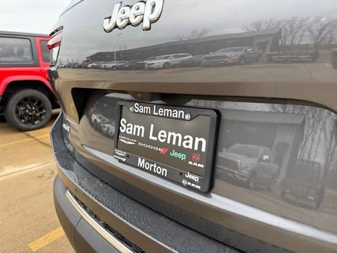 New 2025 Jeep Grand Cherokee L Laredo w/ Luxury Tech Group I image 6