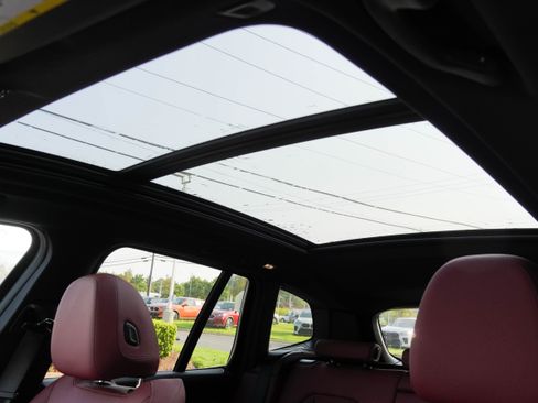 Used 2024 BMW X3 sDrive30i w/ Premium Package RWD image 11