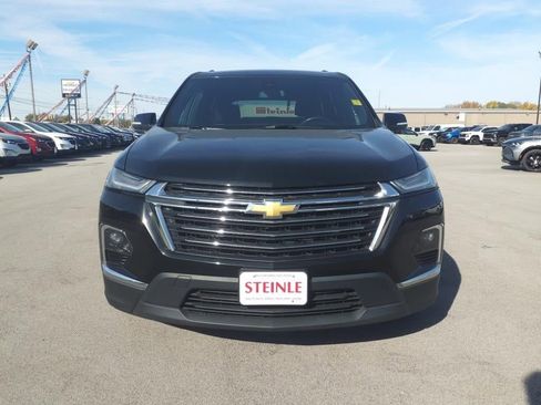 Used 2022 Chevrolet Traverse LT image 2