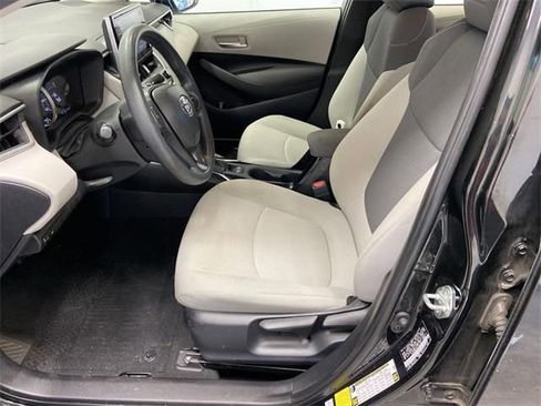 Used 2020 Toyota Corolla LE image 12