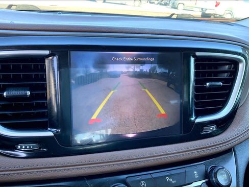 Used 2019 Chrysler Pacifica Limited FWD image 32