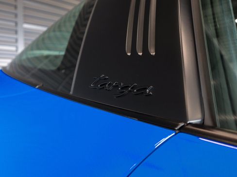 Certified 2022 Porsche 911 Targa 4S AWD/4WD image 30
