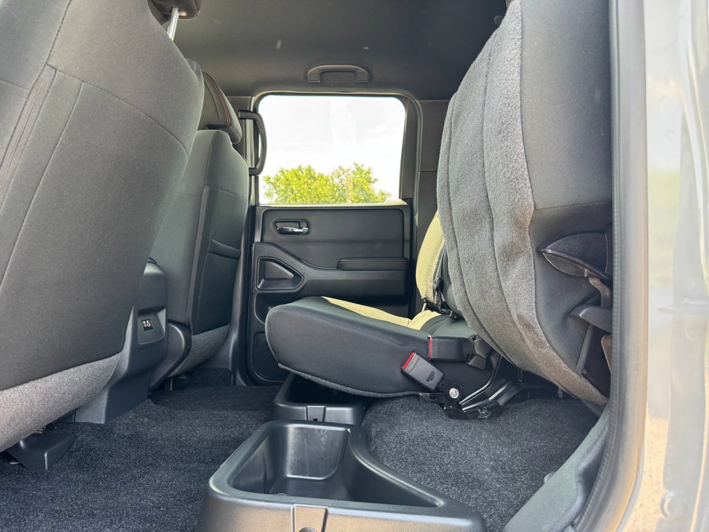 Used 2023 Nissan Frontier PRO-4X w/ Technology Package AWD/4WD image 34