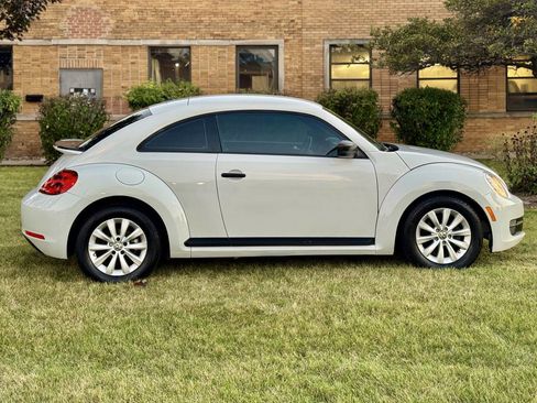 Used 2016 Volkswagen Beetle 1.8T S image 6