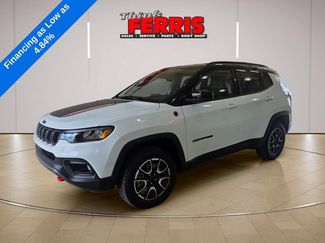 Used 2026 Jeep Compass Trailhawk AWD/4WD video 1