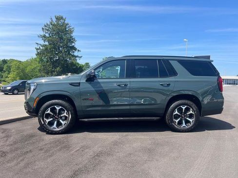 Used 2026 GMC Yukon AT4 w/ AT4 Preferred Package AWD/4WD image 3