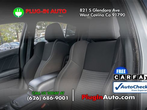 Used 2019 Dodge Charger GT w/ Blacktop Package image 6