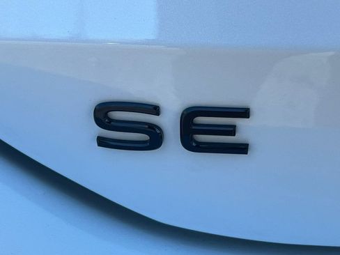 New 2026 Volkswagen Tiguan SE R-Line AWD/4WD image 11
