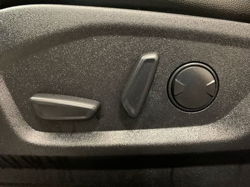 Used 2024 Ford Edge Titanium image 17