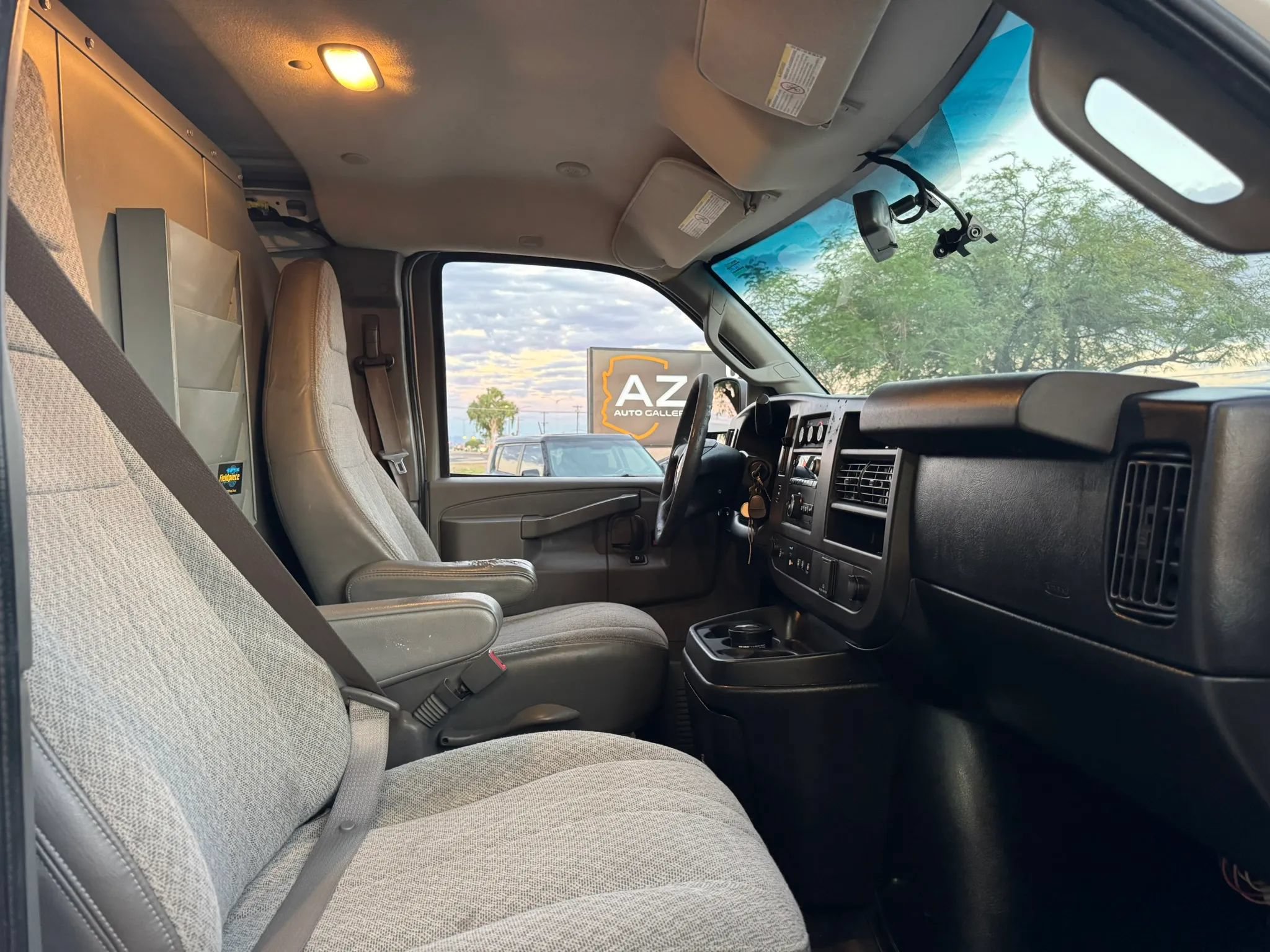 Used 2018 Chevrolet Express 2500 w/ Driver Convenience Package RWD image 17