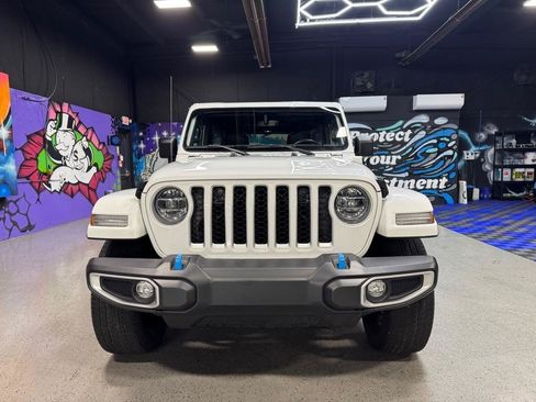 Used 2022 Jeep Wrangler Unlimited Sahara w/ Cold Weather Group AWD/4WD image 9