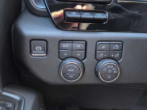 Used 2024 Chevrolet Silverado 1500 High Country w/ High Country Premium Package AWD/4WD image 14