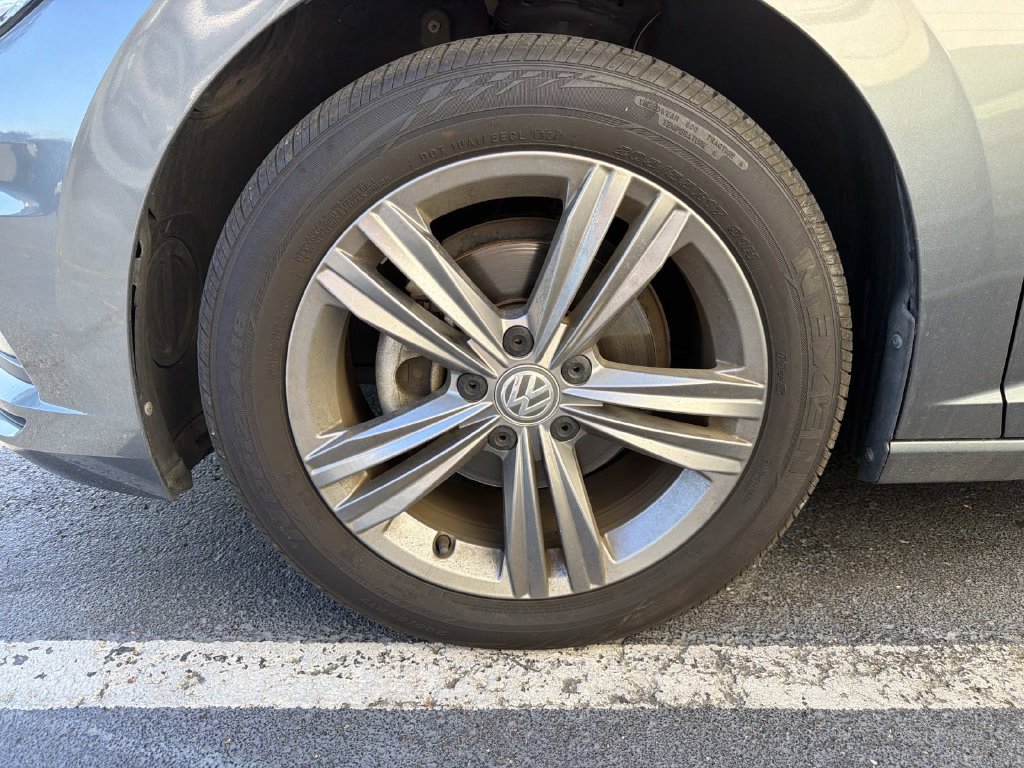 Used 2019 Volkswagen Jetta R-Line FWD image 8