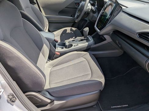 Used 2025 Subaru Crosstrek 2.0i Premium image 31