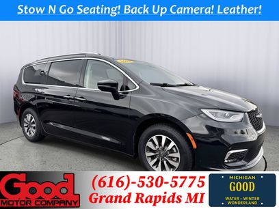 Used 2021 Chrysler Pacifica Touring-L