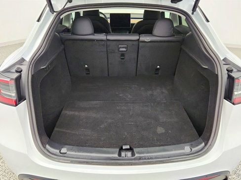 Used 2025 Tesla Model Y Performance image 26
