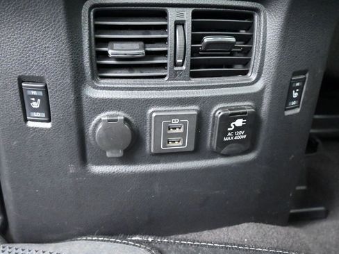 Used 2021 Nissan Titan PRO-4X w/ Pro-4x Convenience Package AWD/4WD image 22