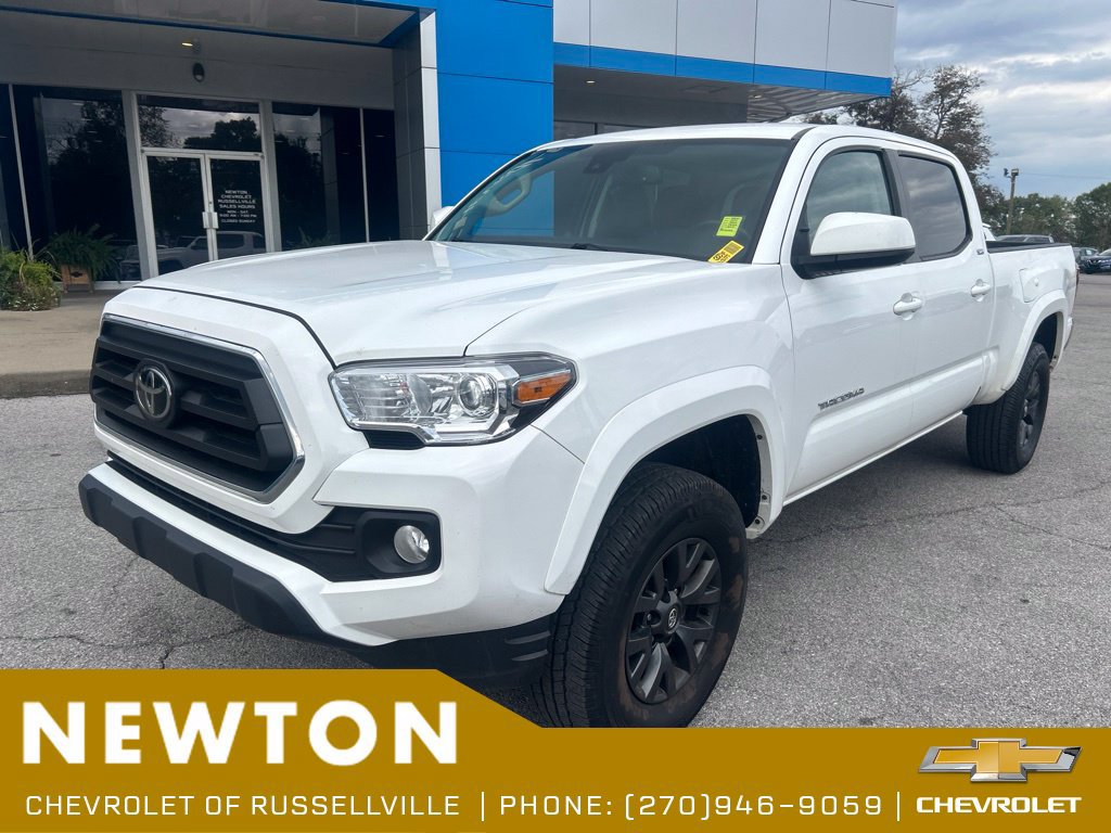 Used 2023 Toyota Tacoma SR5 AWD/4WD image 3