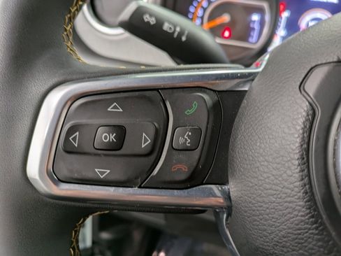 Used 2024 Jeep Wrangler Sahara image 16