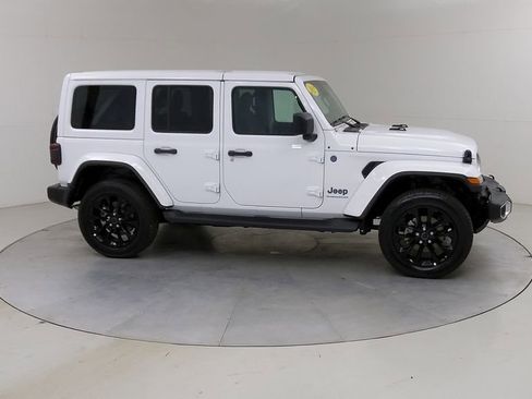 Used 2025 Jeep Wrangler Unlimited Sahara AWD/4WD image 11