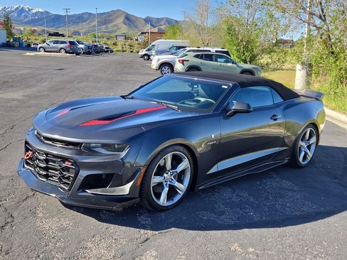 Used 2017 Chevrolet Camaro SS RWD image 10