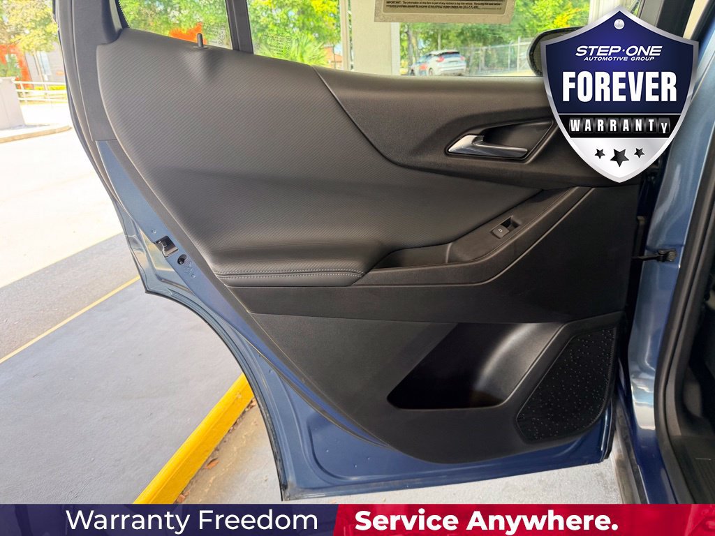 Used 2025 Chevrolet Equinox LT w/ Convenience Package II FWD image 28