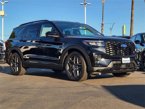 Used 2025 Ford Explorer ST image 28