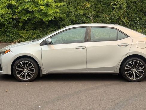 Used 2014 Toyota Corolla S w/ Driver Convenience Package FWD image 4