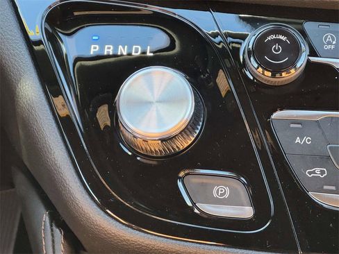 New 2026 Chrysler Pacifica Pinnacle image 21