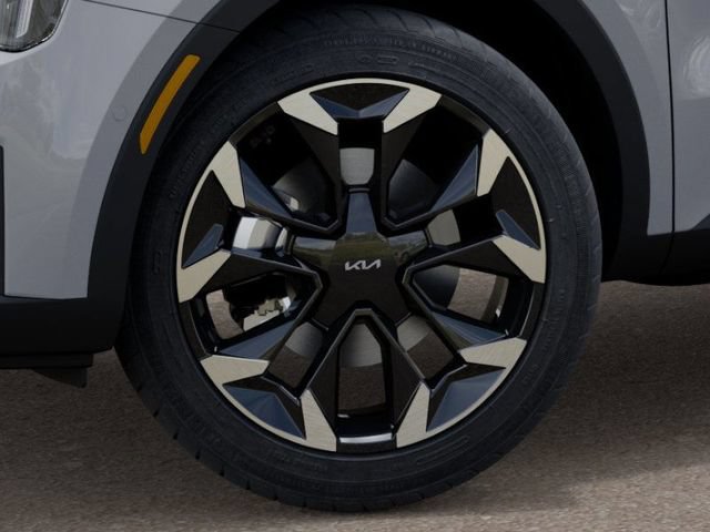 Certified 2025 Kia Sorento SX FWD image 9