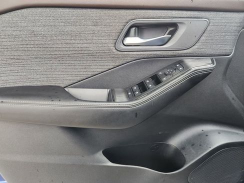 Used 2023 Nissan Rogue SV FWD image 22