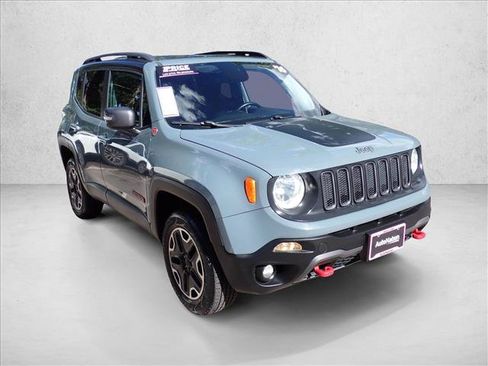Used 2016 Jeep Renegade Trailhawk w/ Popular Equipment Group AWD/4WD image 6
