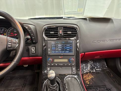 Used 2013 Chevrolet Corvette 427 w/ 1SB Preferred Equipment Group image 17