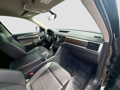 Used 2023 Volkswagen Atlas SE FWD image 32