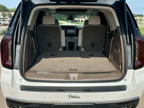 Used 2021 GMC Yukon Denali w/ Denali Premium Package RWD image 26