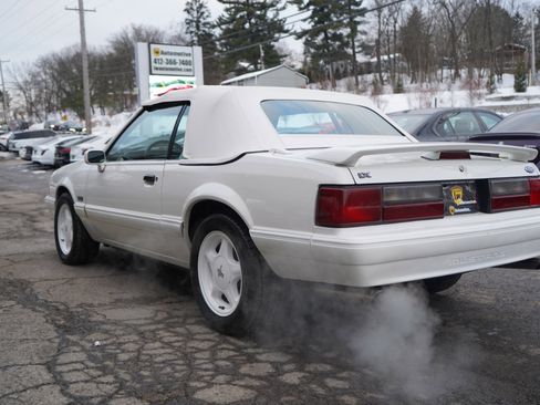 Used 1993 Ford Mustang LX image 10